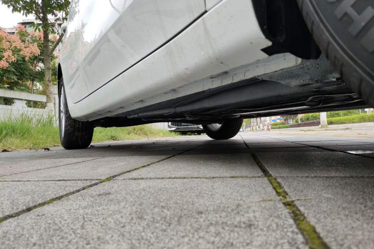 Used Roewe i5 2023 1.5L CVT Luxury Edition Right Side Sill