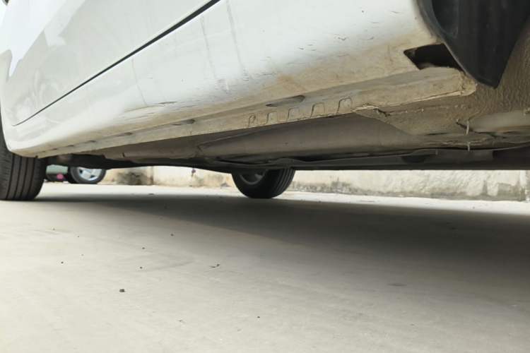Used Roewe i5 2023 1.5L CVT Luxury Edition Right Side Sill