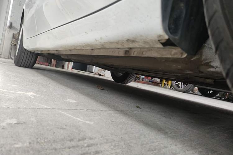 Used Roewe i5 2023 1.5L CVT Luxury Edition Right Side Sill