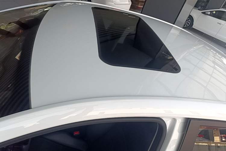 Used Roewe i5 2023 1.5L CVT Luxury Edition Roof