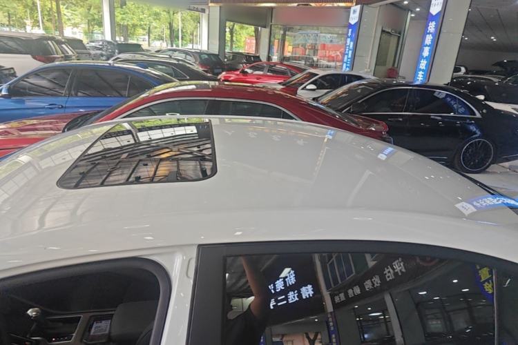 Used Roewe i5 2023 1.5L CVT Luxury Edition Roof