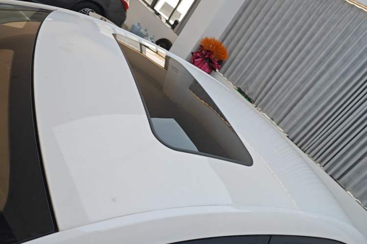 Used Roewe i5 2023 1.5L CVT Flagship Edition Roof