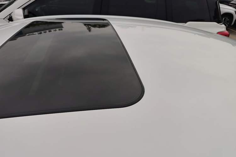 Used Roewe i5 2023 1.5L CVT Luxury Edition Roof