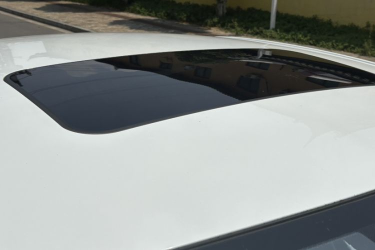 Used Roewe i5 2023 1.5L CVT Luxury Edition Roof