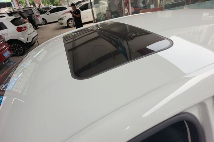 Used Roewe i5 2023 1.5L CVT Luxury Edition Roof