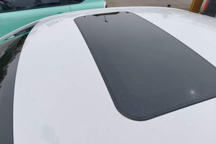 Used Roewe i5 2023 1.5L CVT Luxury Edition Roof