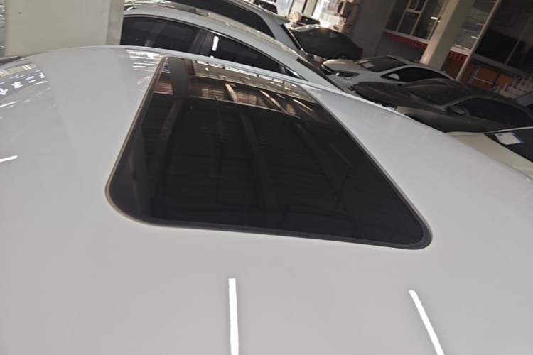 Used Roewe i5 2023 1.5L CVT Luxury Edition Roof
