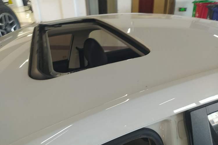 Used Roewe i5 2023 1.5L CVT Luxury Edition Roof