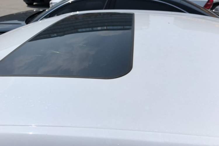 Used Roewe i5 2023 1.5L CVT Luxury Edition Roof