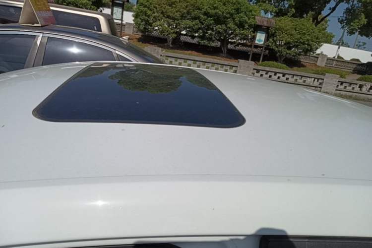 Used Roewe i5 2023 1.5L CVT Luxury Edition Roof