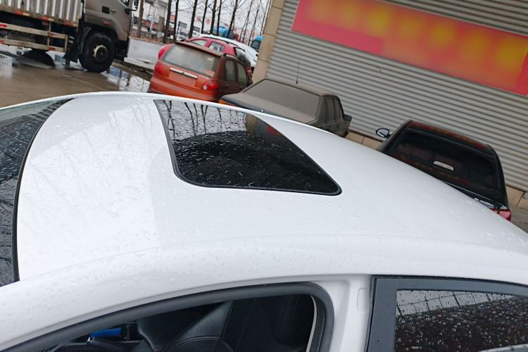 Used Roewe i5 2023 1.5L Manual Excellence Edition Roof