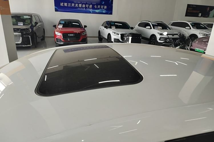 Used Roewe i5 2023 1.5L Manual Excellence Edition Roof
