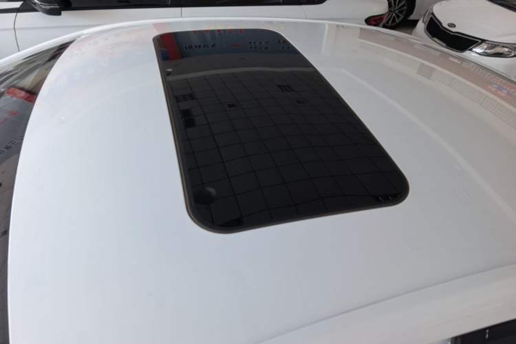 Used Roewe i5 2023 1.5L CVT Luxury Edition Roof