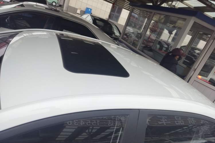 Used Roewe i5 2023 1.5L CVT Luxury Edition Roof