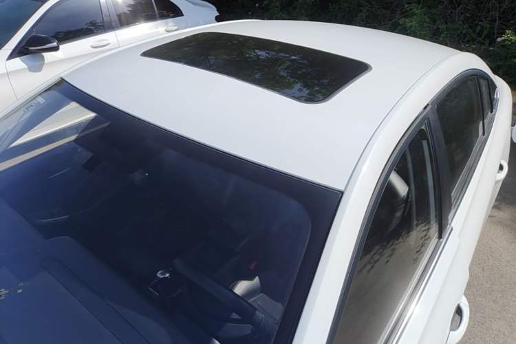 Used Roewe i5 2023 1.5L CVT Luxury Edition Roof