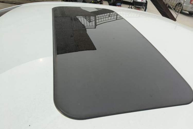 Used Roewe i5 2023 1.5L CVT Luxury Edition Roof