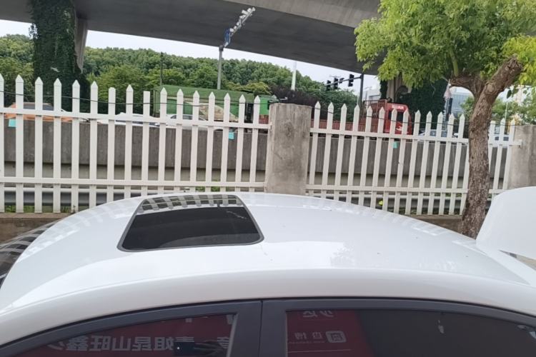 Used Roewe i5 2023 1.5L CVT Luxury Edition Roof