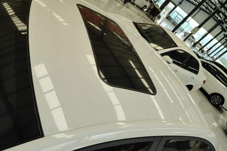 Used Roewe i5 2023 1.5L Manual Excellence Edition Roof