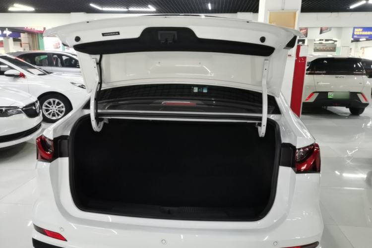 Used Roewe i5 2023 1.5L CVT Luxury Edition Trunk