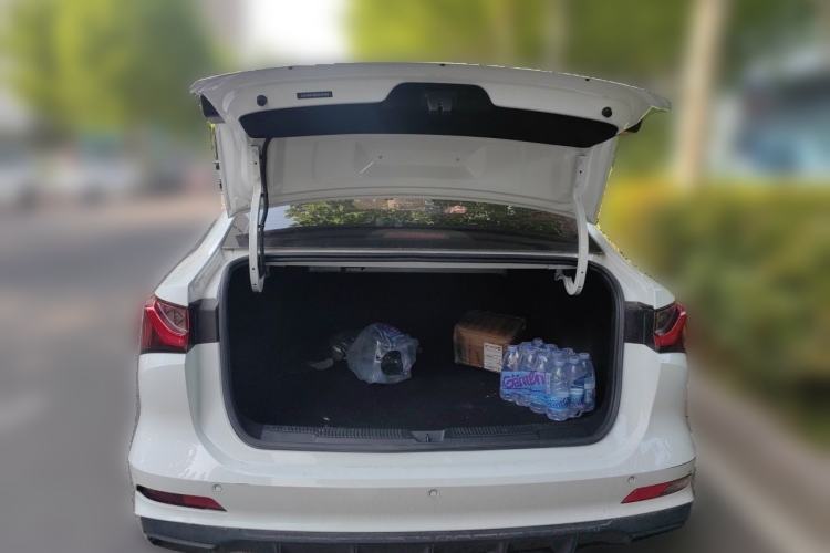 Used Roewe i5 2023 1.5L Manual Comfort Edition Trunk