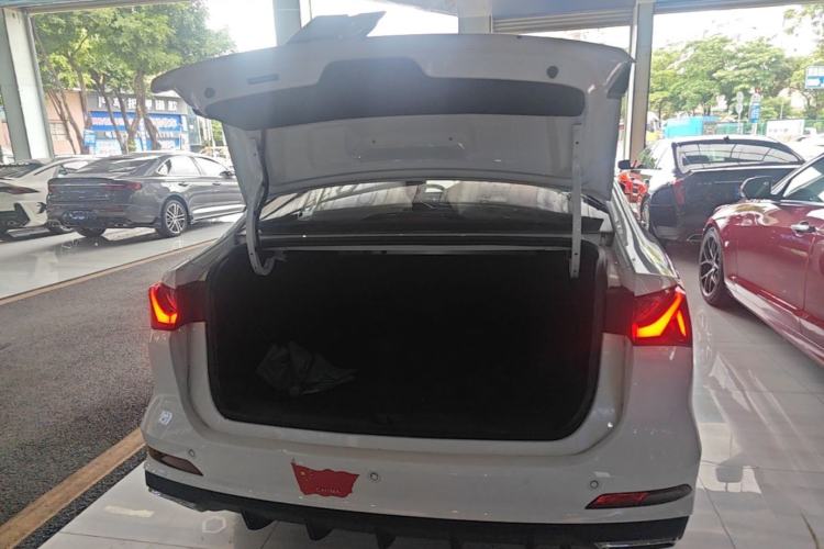 Used Roewe i5 2023 1.5L CVT Luxury Edition Trunk