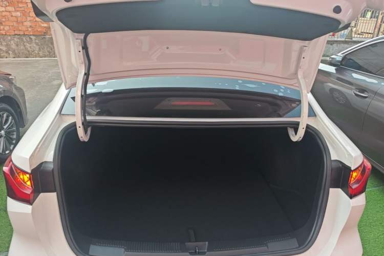 Used Roewe i5 2023 1.5L CVT Luxury Edition Trunk