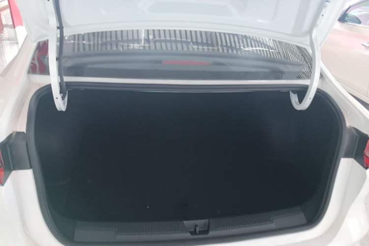 Used Roewe i5 2023 1.5L CVT Luxury Edition Trunk