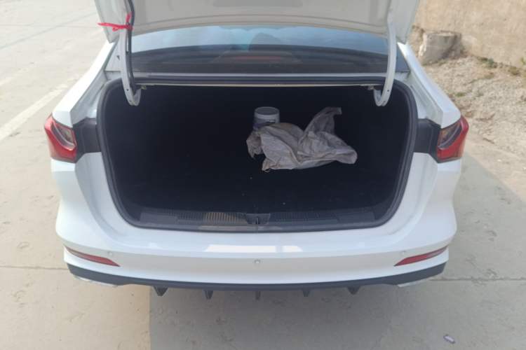 Used Roewe i5 2023 1.5L CVT Luxury Edition Trunk