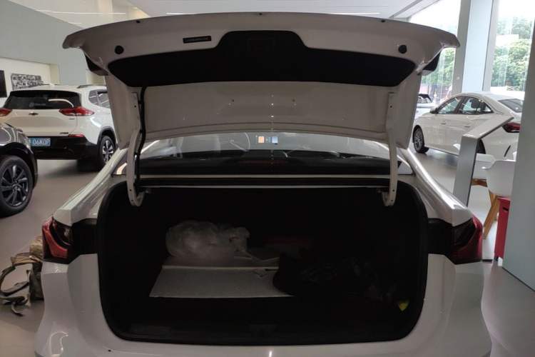 Used Roewe i5 2023 1.5L CVT Luxury Edition Trunk
