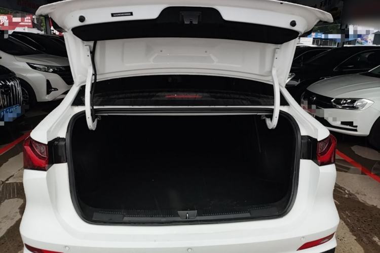 Used Roewe i5 2023 1.5L Manual Comfort Edition Trunk