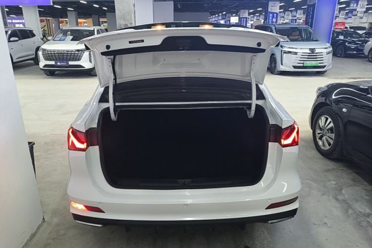 Used Roewe i5 2023 1.5L CVT Luxury Edition Trunk