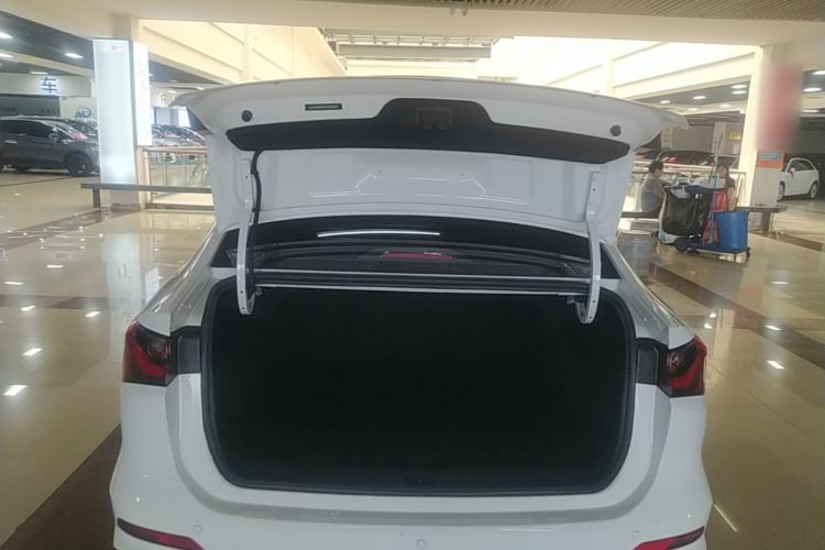 Used Roewe i5 2023 1.5L CVT Luxury Edition Trunk