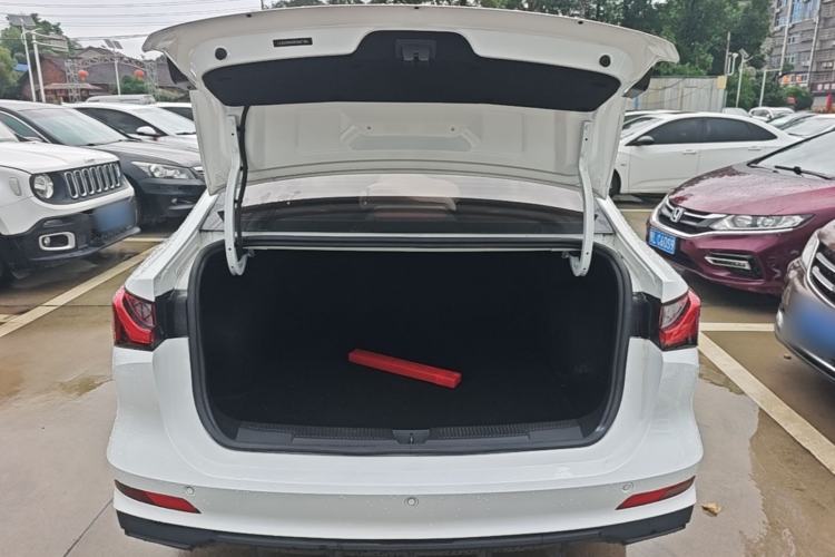 Used Roewe i5 2023 1.5L Manual Comfort Edition Trunk