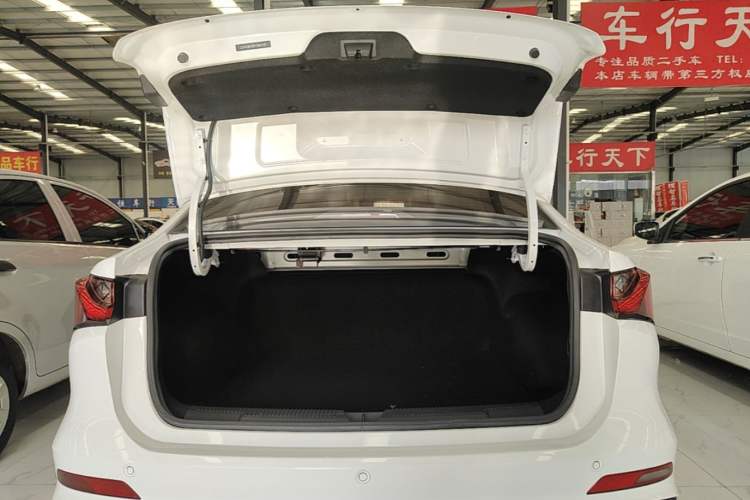 Used Roewe i5 2023 1.5L Manual Excellence Edition Trunk