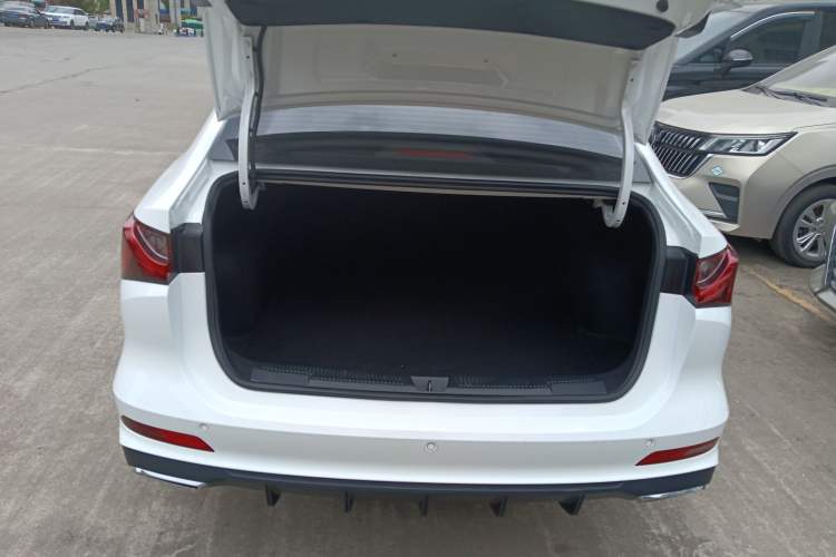 Used Roewe i5 2023 1.5L CVT Luxury Edition Trunk