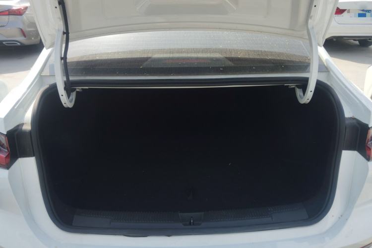 Used Roewe i5 2023 1.5L CVT Luxury Edition Trunk