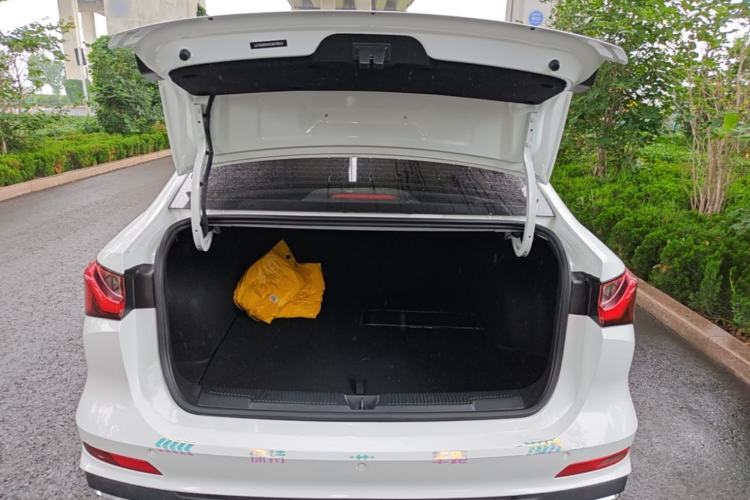Used Roewe i5 2023 1.5L CVT Luxury Edition Trunk