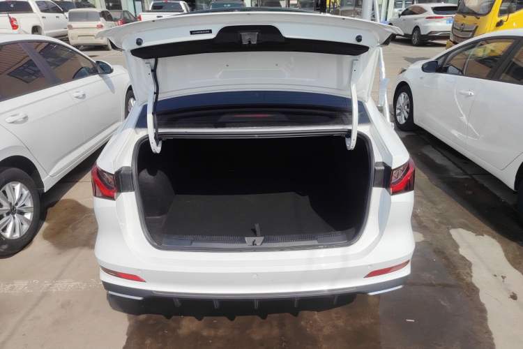 Used Roewe i5 2023 1.5L CVT Luxury Edition Trunk
