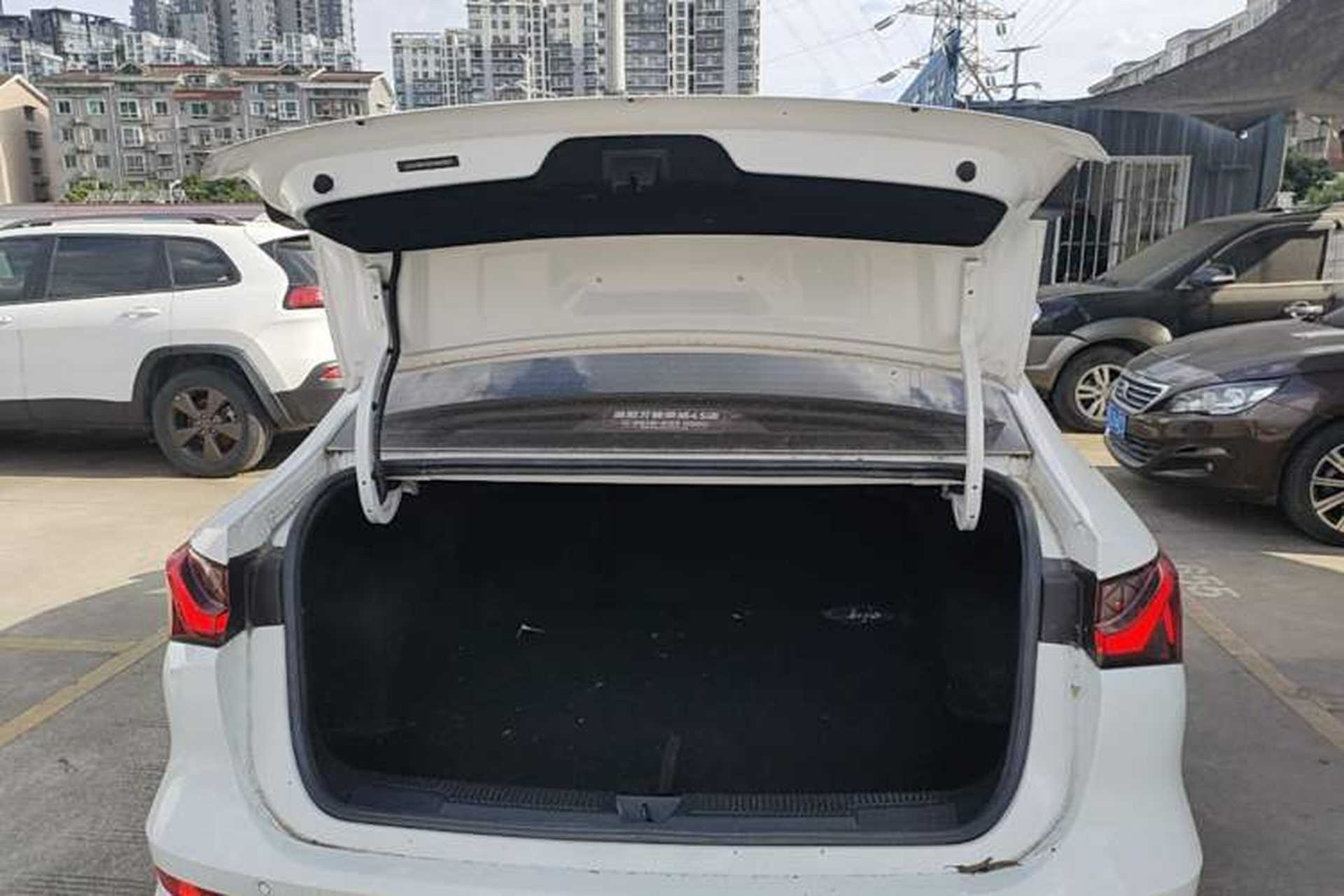 Used Roewe i5 2023 1.5L Manual Comfort Edition Trunk