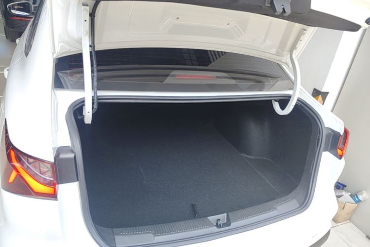 Used Roewe i5 2023 1.5L CVT Luxury Edition Trunk