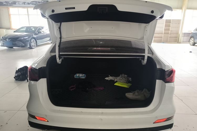 Used Roewe i5 2023 1.5L CVT Luxury Edition Trunk