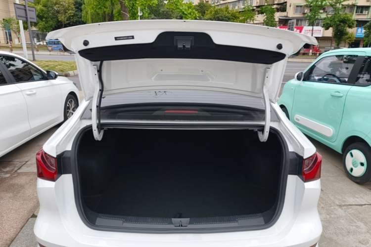 Used Roewe i5 2023 1.5L CVT Luxury Edition Trunk