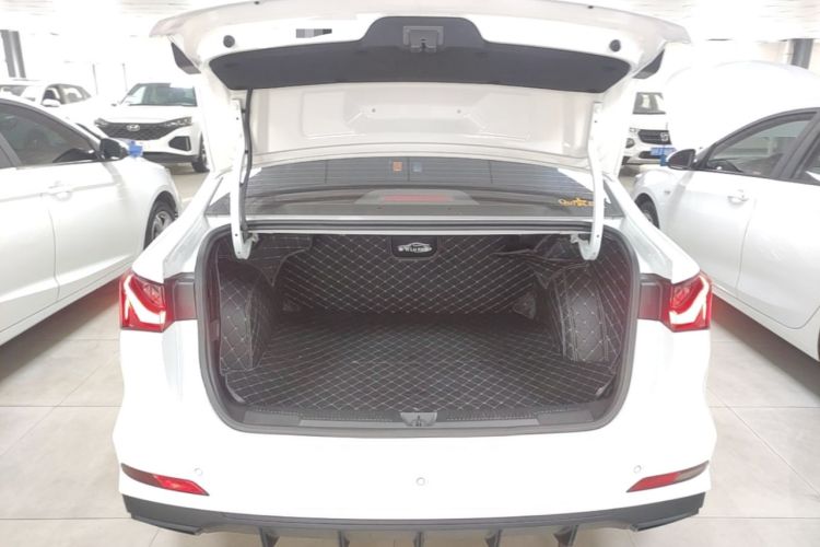 Used Roewe i5 2023 1.5L Manual Comfort Edition Trunk