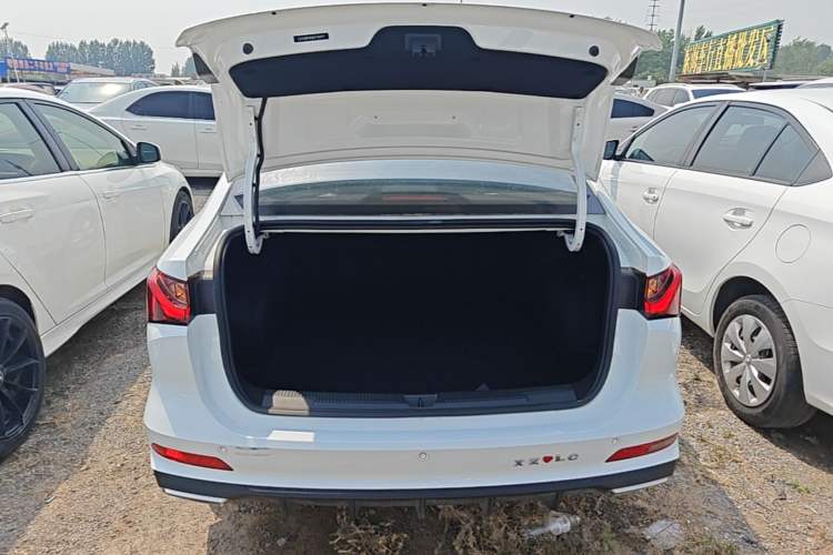 Used Roewe i5 2023 1.5L CVT Luxury Edition Trunk