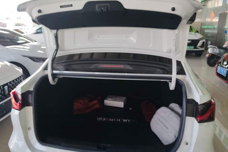 Used Roewe i5 2023 1.5L CVT Luxury Edition Trunk