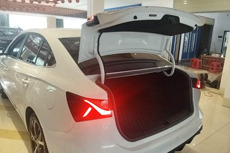 Used Roewe i5 2023 1.5L CVT Luxury Edition Trunk