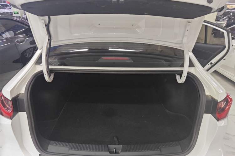 Used Roewe i5 2023 1.5L CVT Luxury Edition Trunk