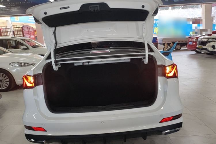 Used Roewe i5 2023 1.5L CVT Luxury Edition Trunk