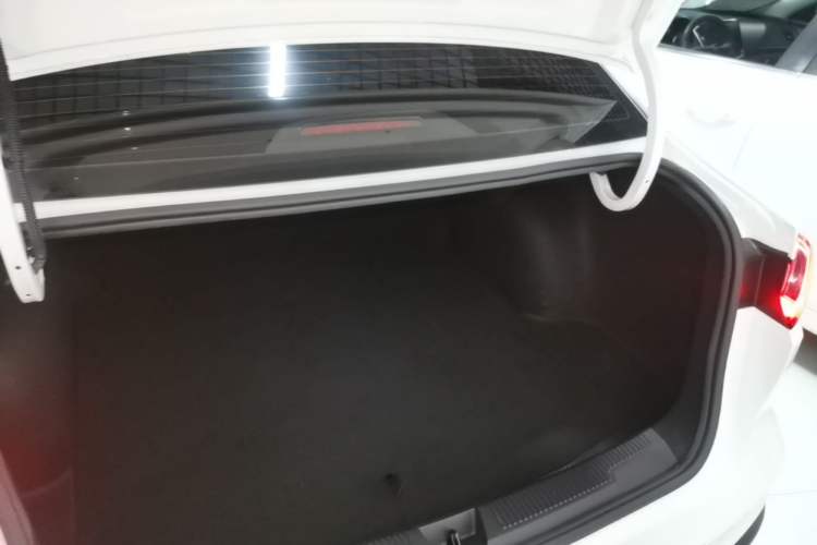 Used Roewe i5 2023 1.5L CVT Luxury Edition Trunk
