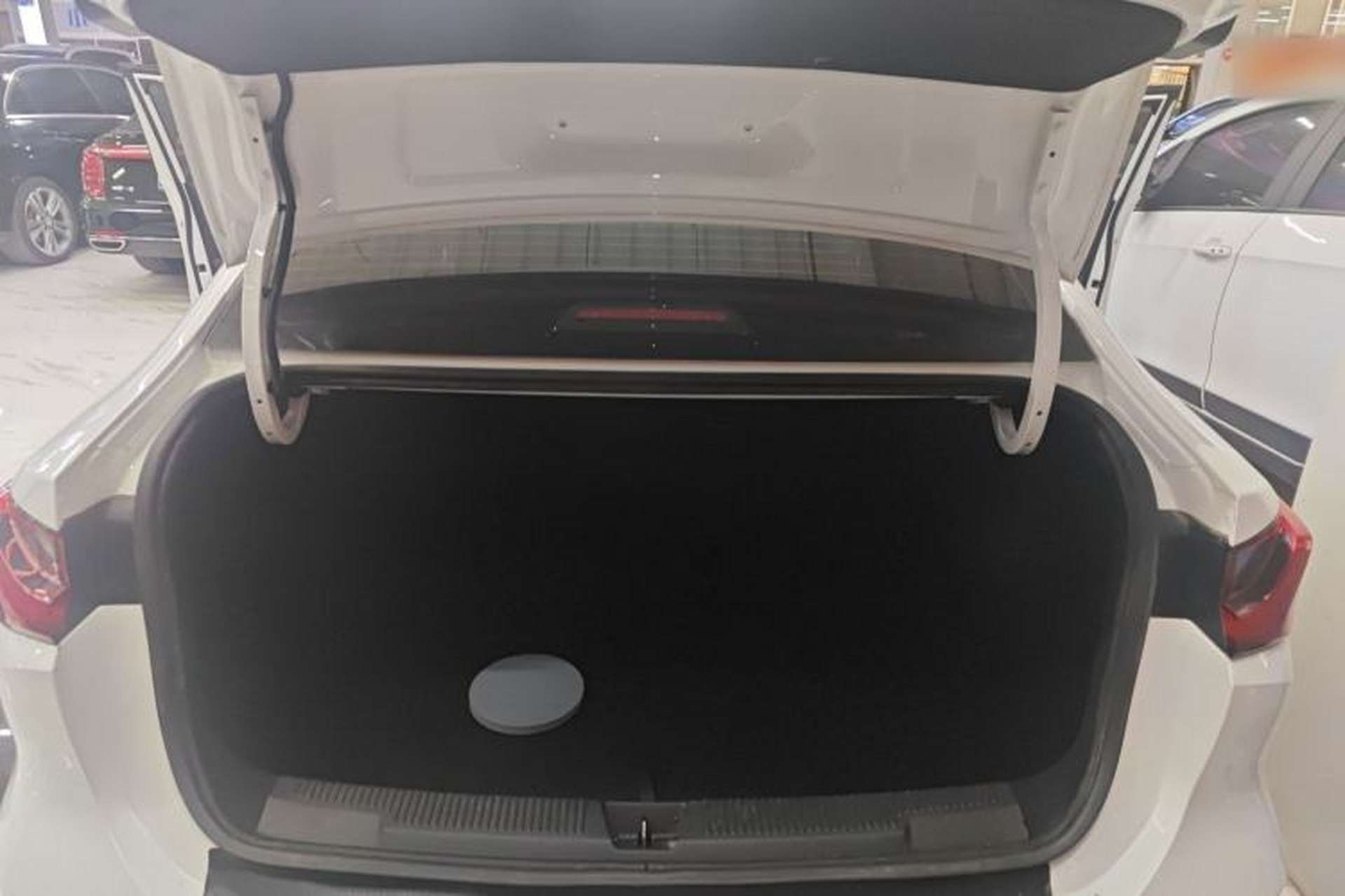 Used Roewe i5 2023 1.5L CVT Luxury Edition Trunk